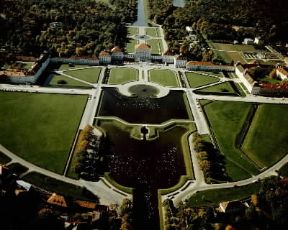 CittÃ . Veduta aerea del castello di Nymphenburg a Monaco di Baviera.De Agostini Picture Library/Pubbli Aer Foto